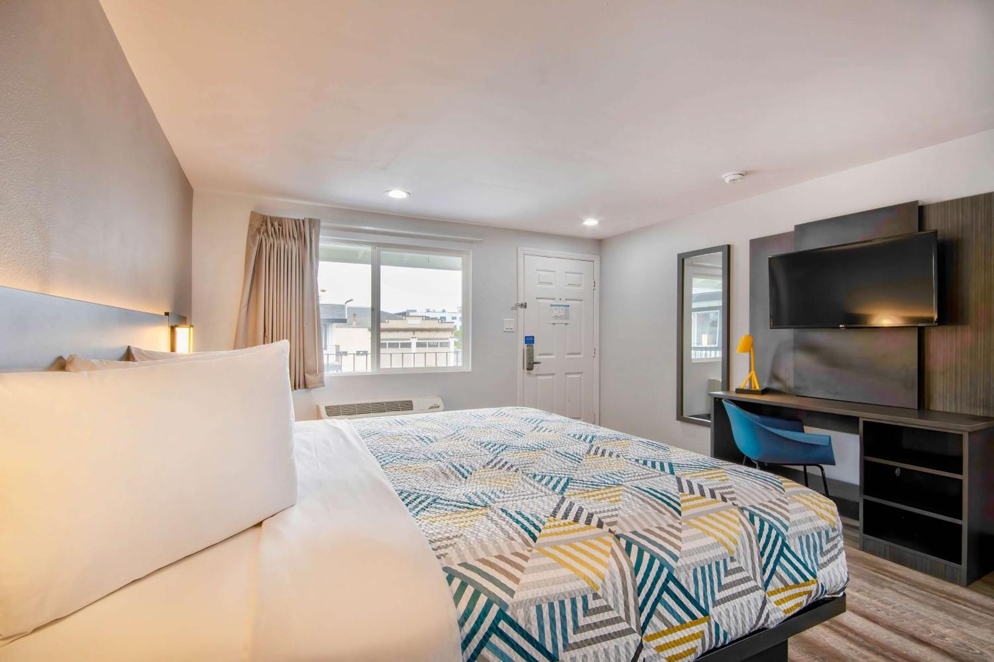 6 Ca Old Town Hotel 3*